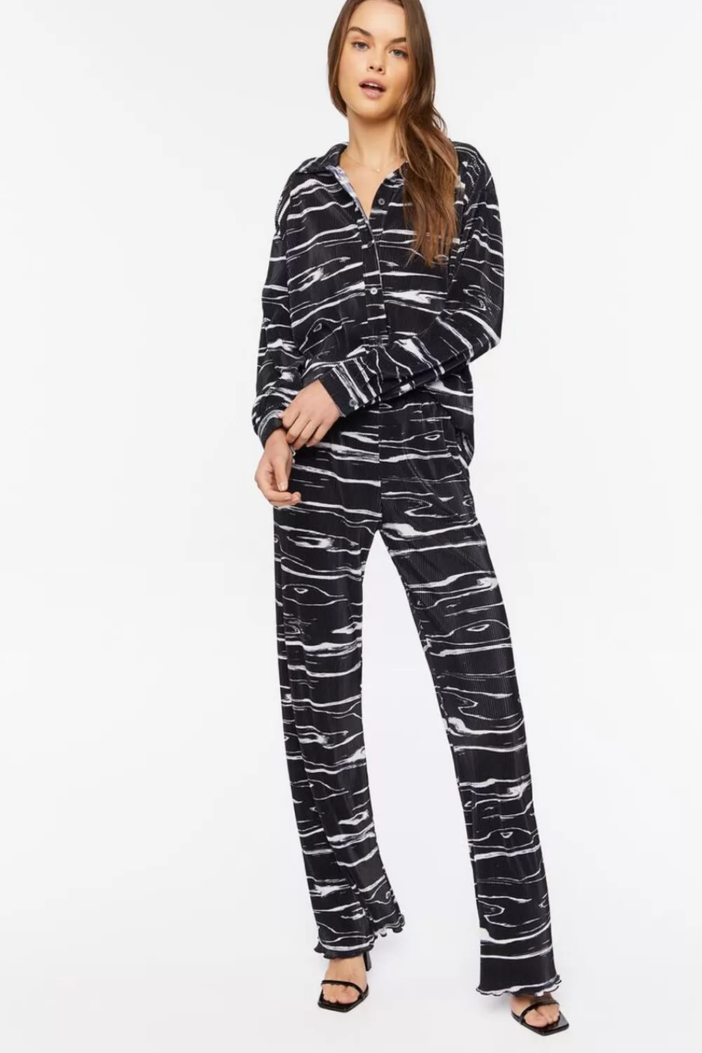 Dresses>Forever 21 Abstract Print Shirt & Pants Set Black/White