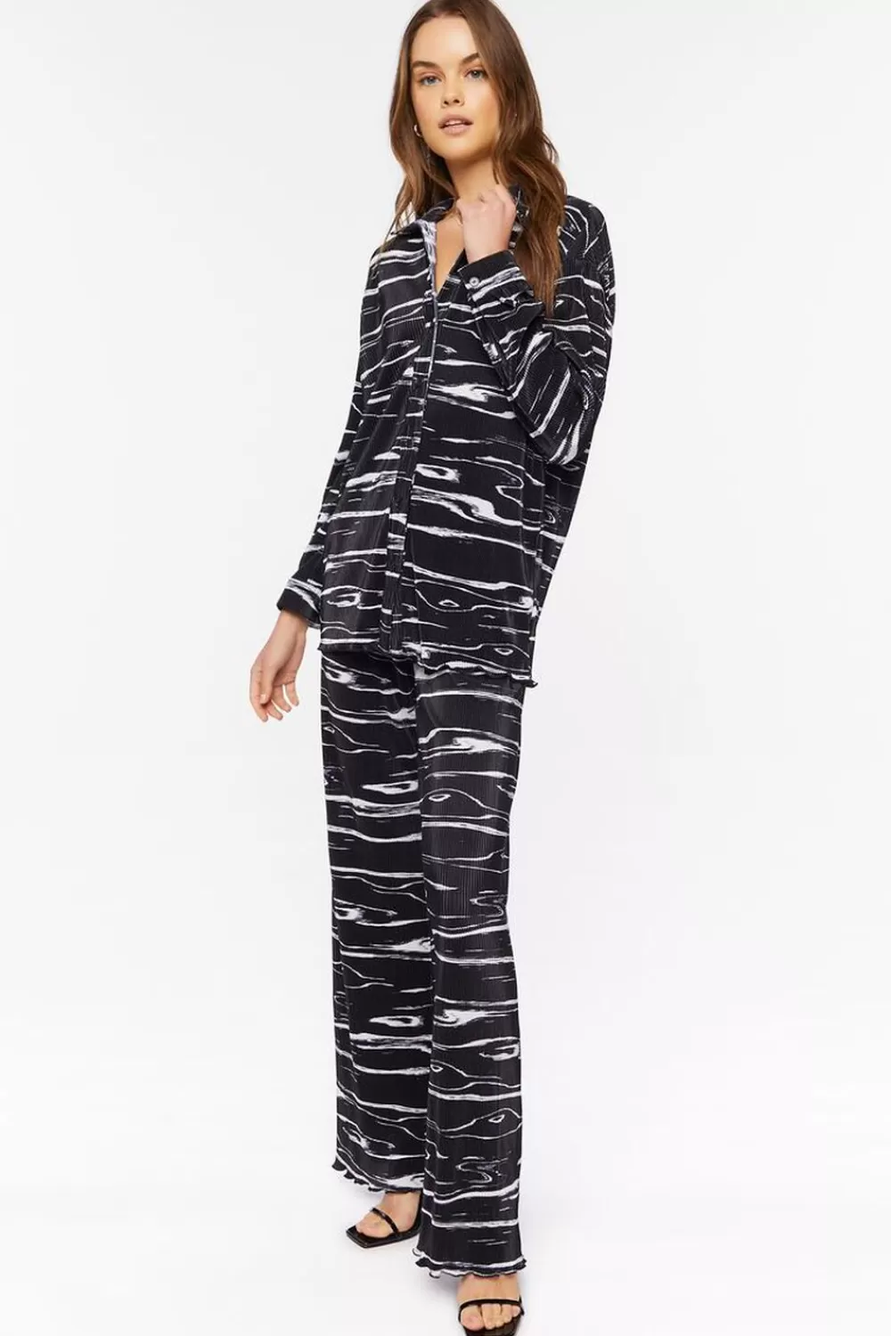 Dresses>Forever 21 Abstract Print Shirt & Pants Set Black/White