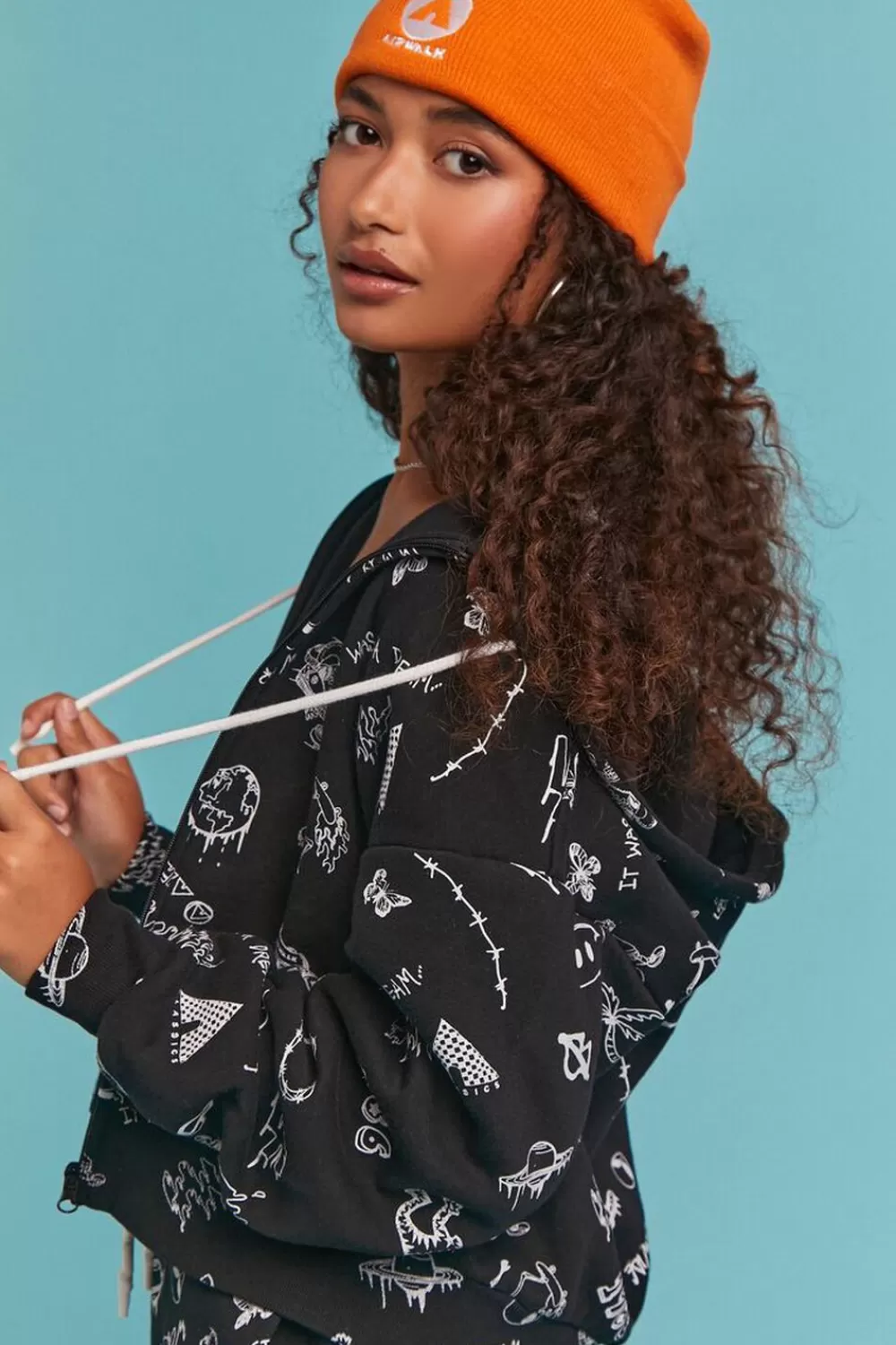 Forever 21 Airwalk Graphic Zip-Up Hoodie | Women Tops
