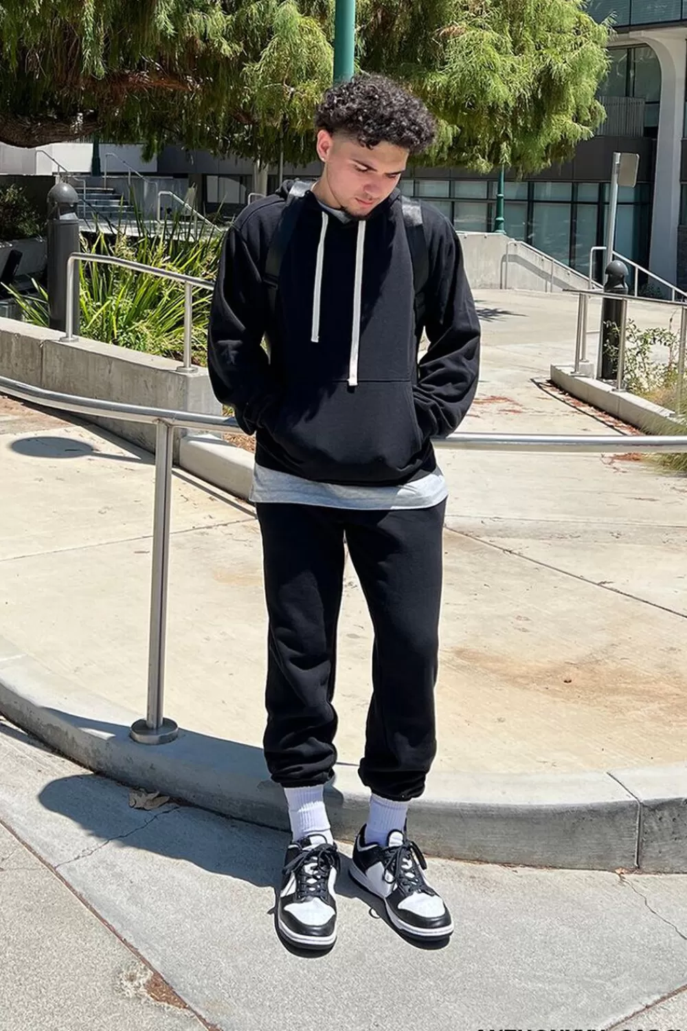 Bottoms>Forever 21 Basic Drawstring Joggers Black