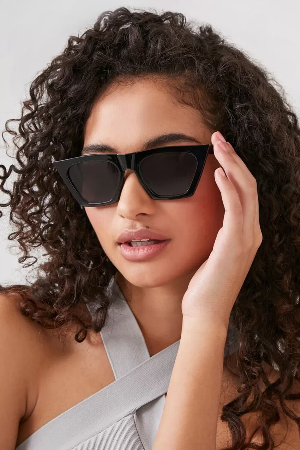 Swimwear>Forever 21 Cat-Eye Frame Sunglasses Black/Black