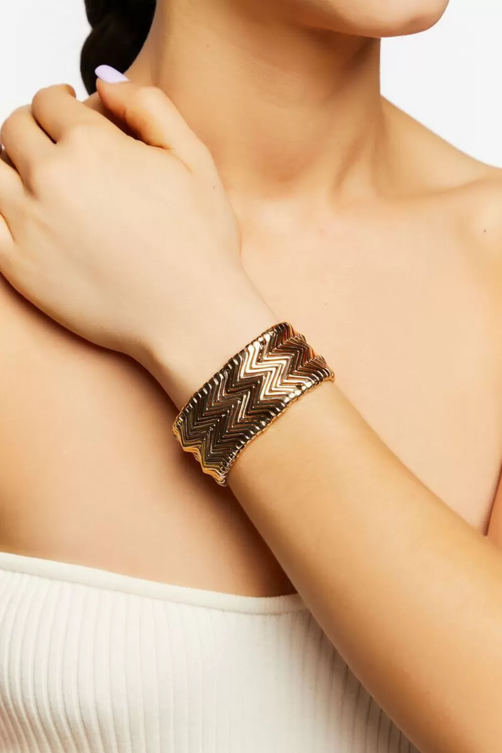 Bracelets>Forever 21 Chevron Statement Bracelet Gold