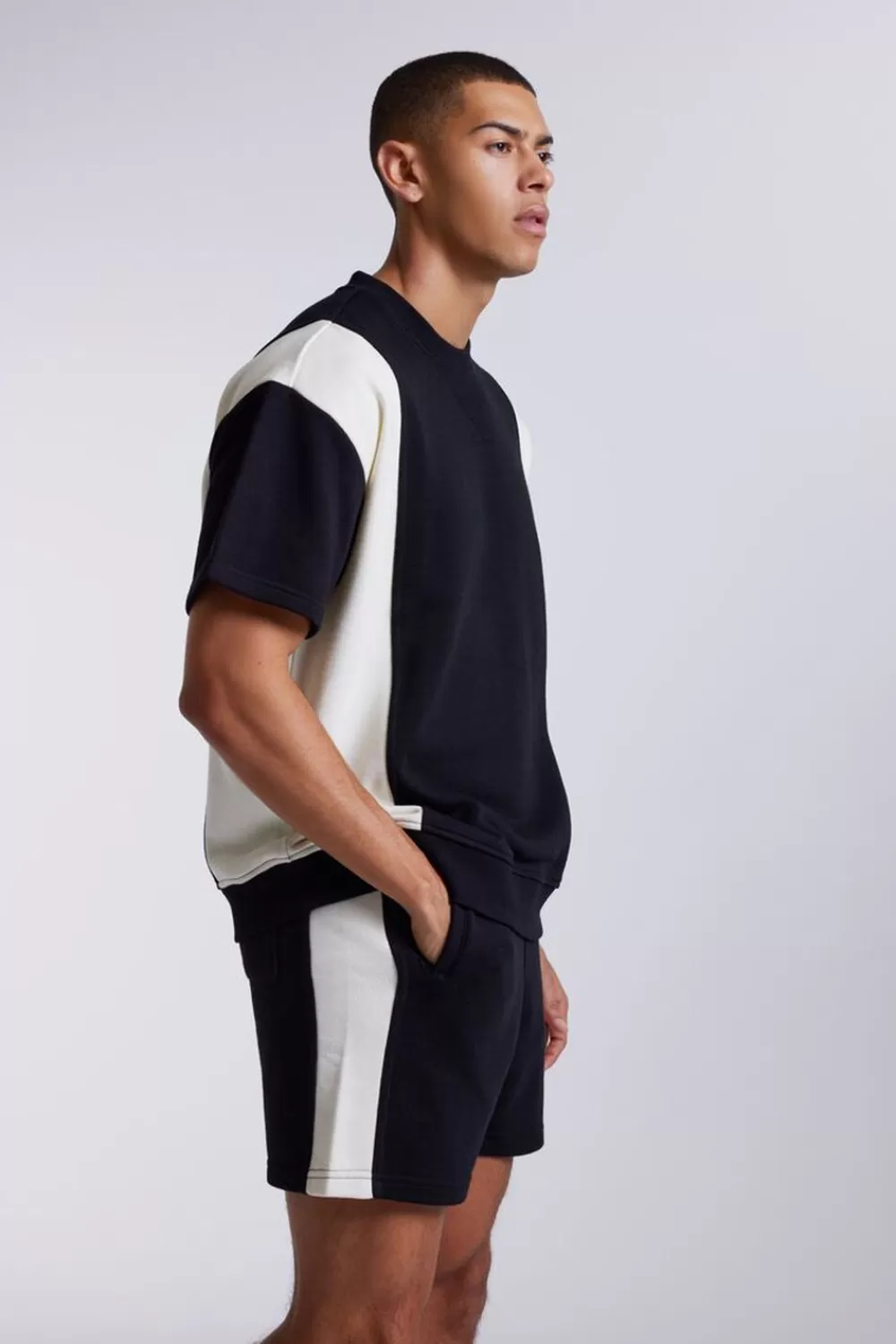 Activewear + Athletic>Forever 21 Colorblock Drawstring Shorts Black/Cream