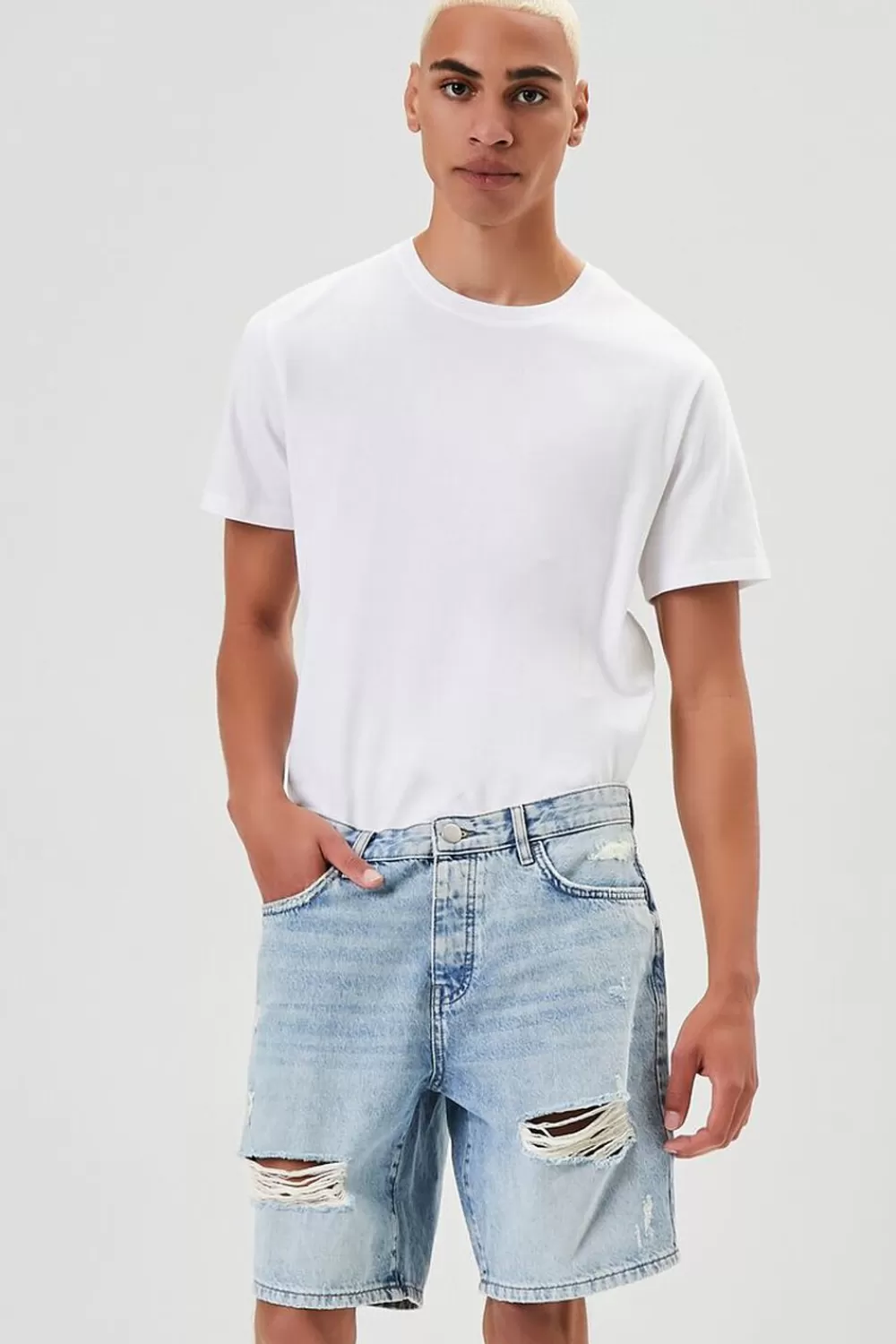 Jeans + Denim>Forever 21 Distressed Denim Shorts Denim Washed