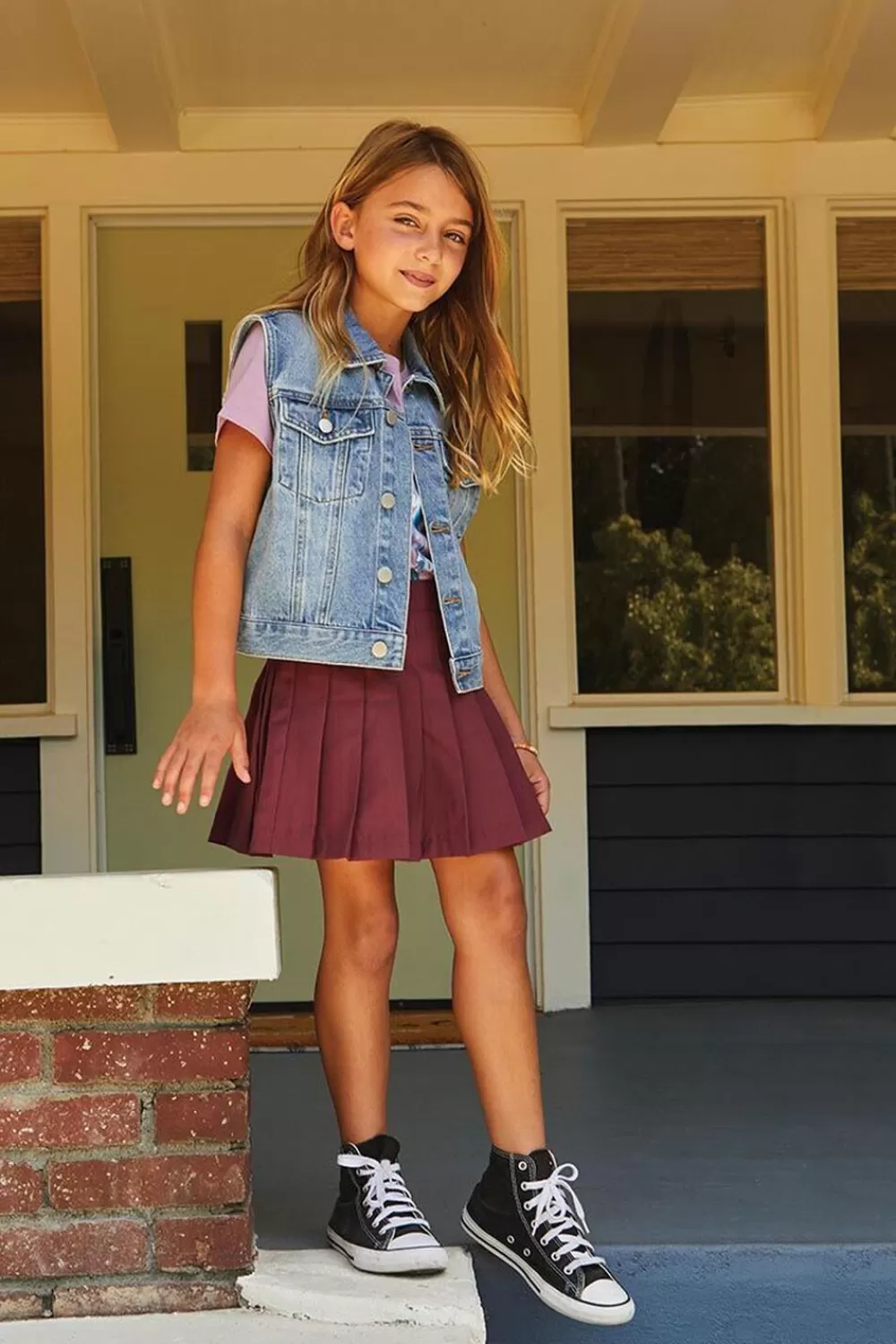 Jackets + Outerwear>Forever 21 Girls Button-Up Denim Vest (Kids) Medium Denim