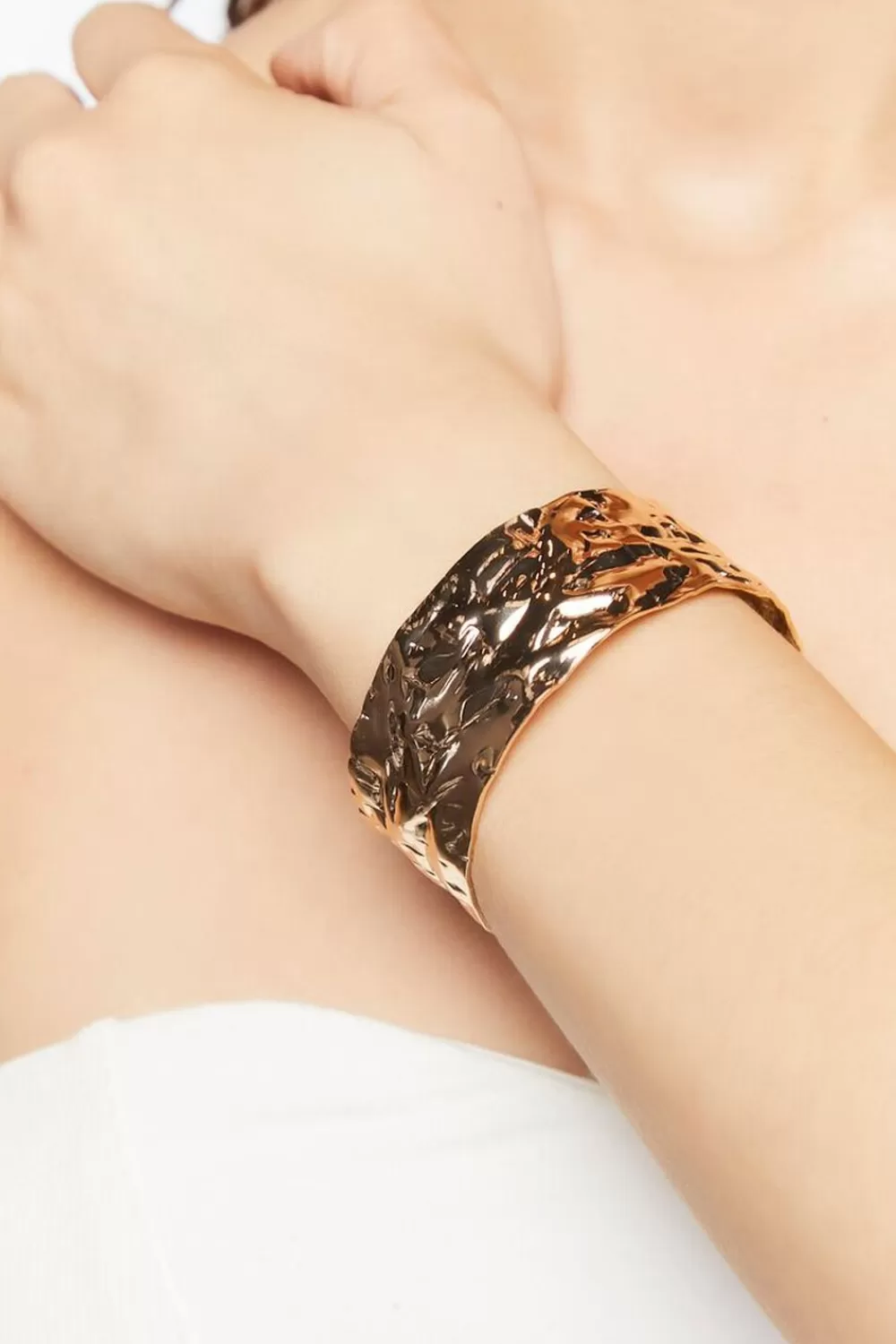 Bracelets>Forever 21 Hammered Cuff Bracelet Gold