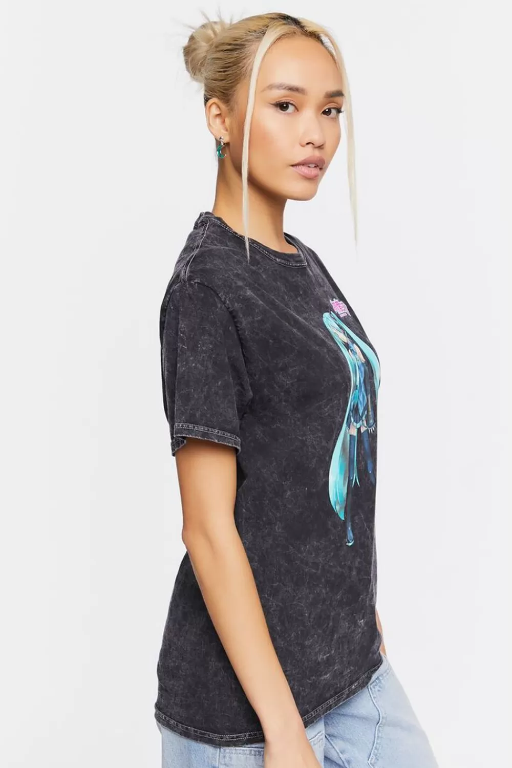Forever 21 Hatsune Miku Graphic Tee | Women Tops