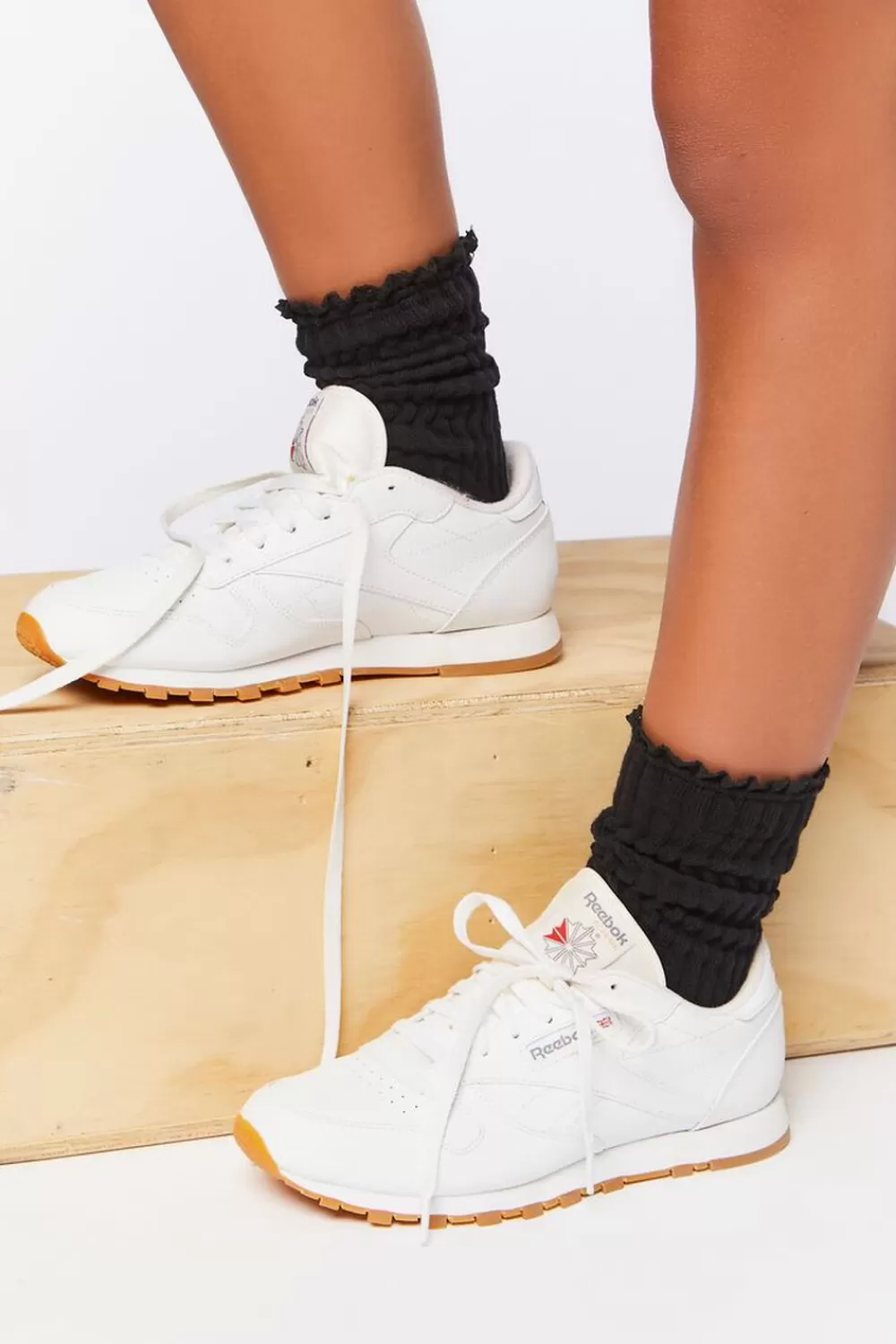 Socks + Tights>Forever 21 Lettuce-Edge Crew Socks Black