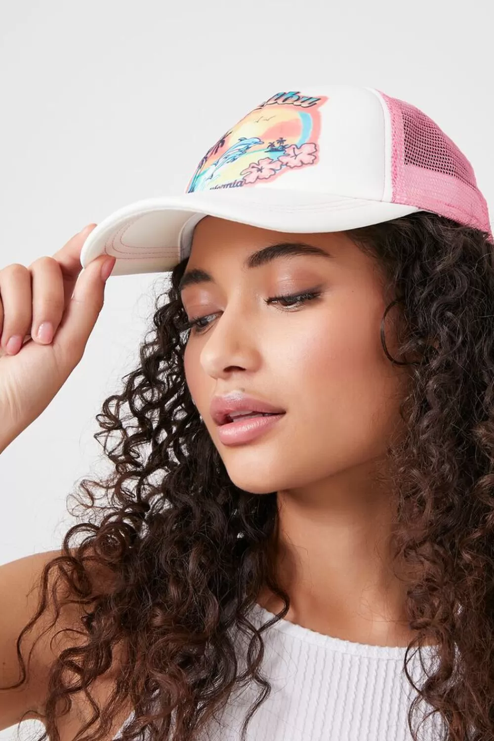 Hats + Beanies>Forever 21 Malibu California Graphic Trucker Hat Cream/Multi