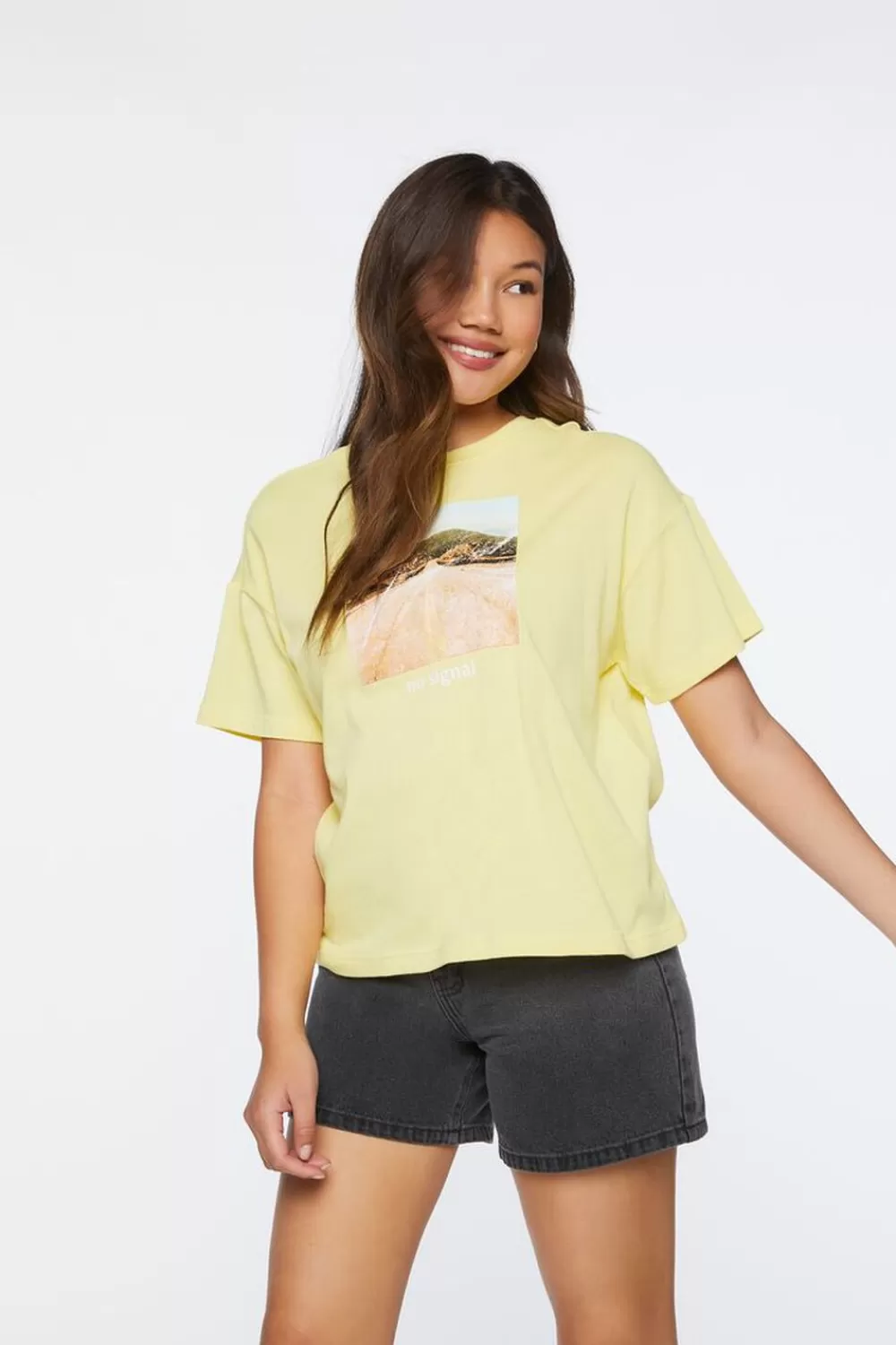 Forever 21 No Signal Graphic Crew Neck Tee | Women Tops