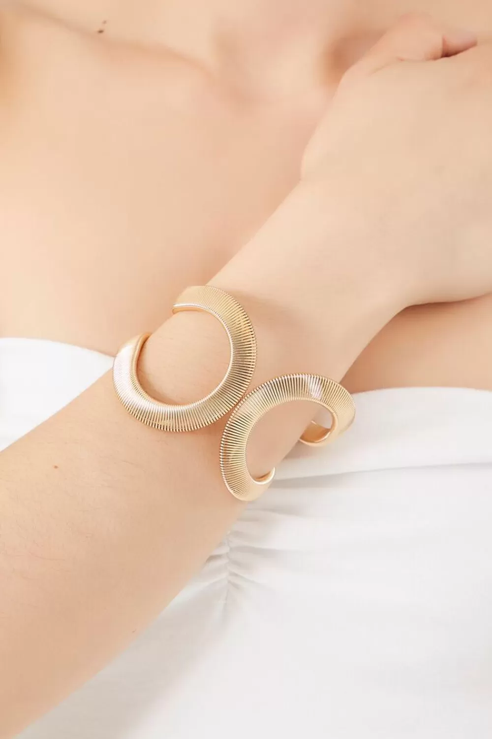 Bracelets>Forever 21 Omega Chain Cuff Bracelet Gold