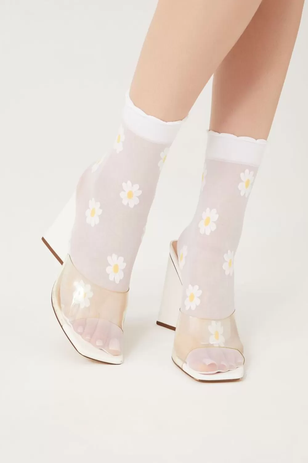 Socks + Tights>Forever 21 Sheer Floral Print Crew Socks White/Multi