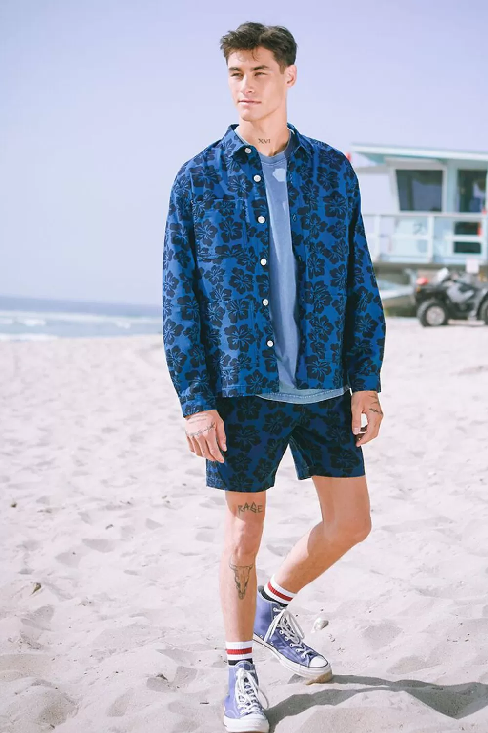 Bottoms>Forever 21 Tropical Floral Drawstring Shorts Blue/Black