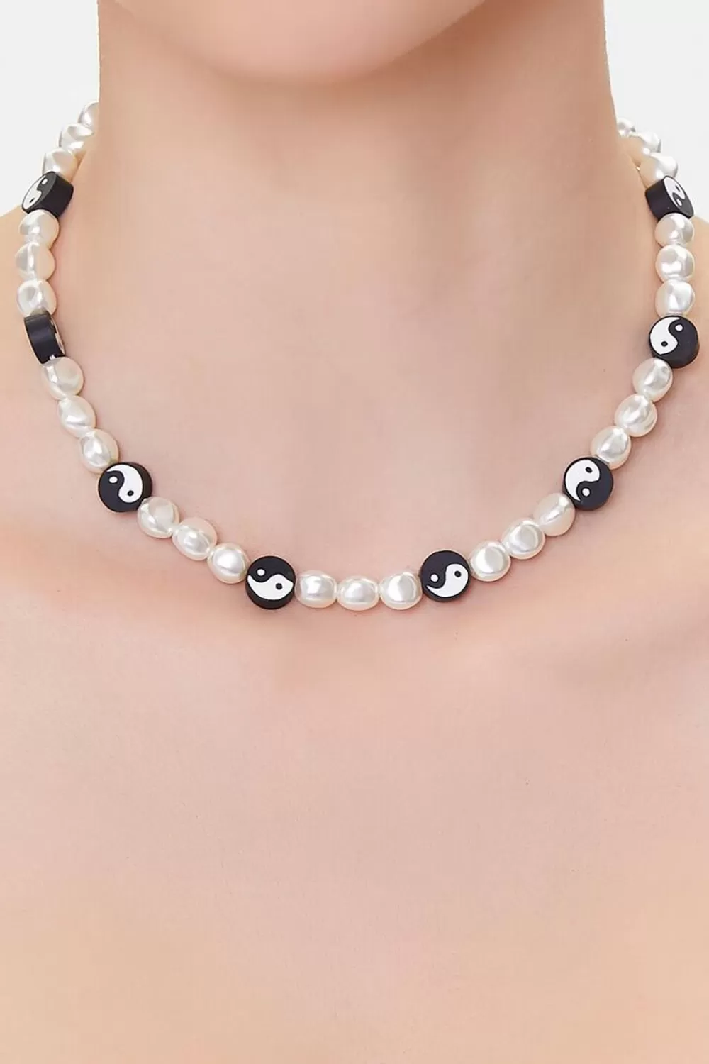 Necklaces>Forever 21 Yin Yang Beaded Necklace Black/White