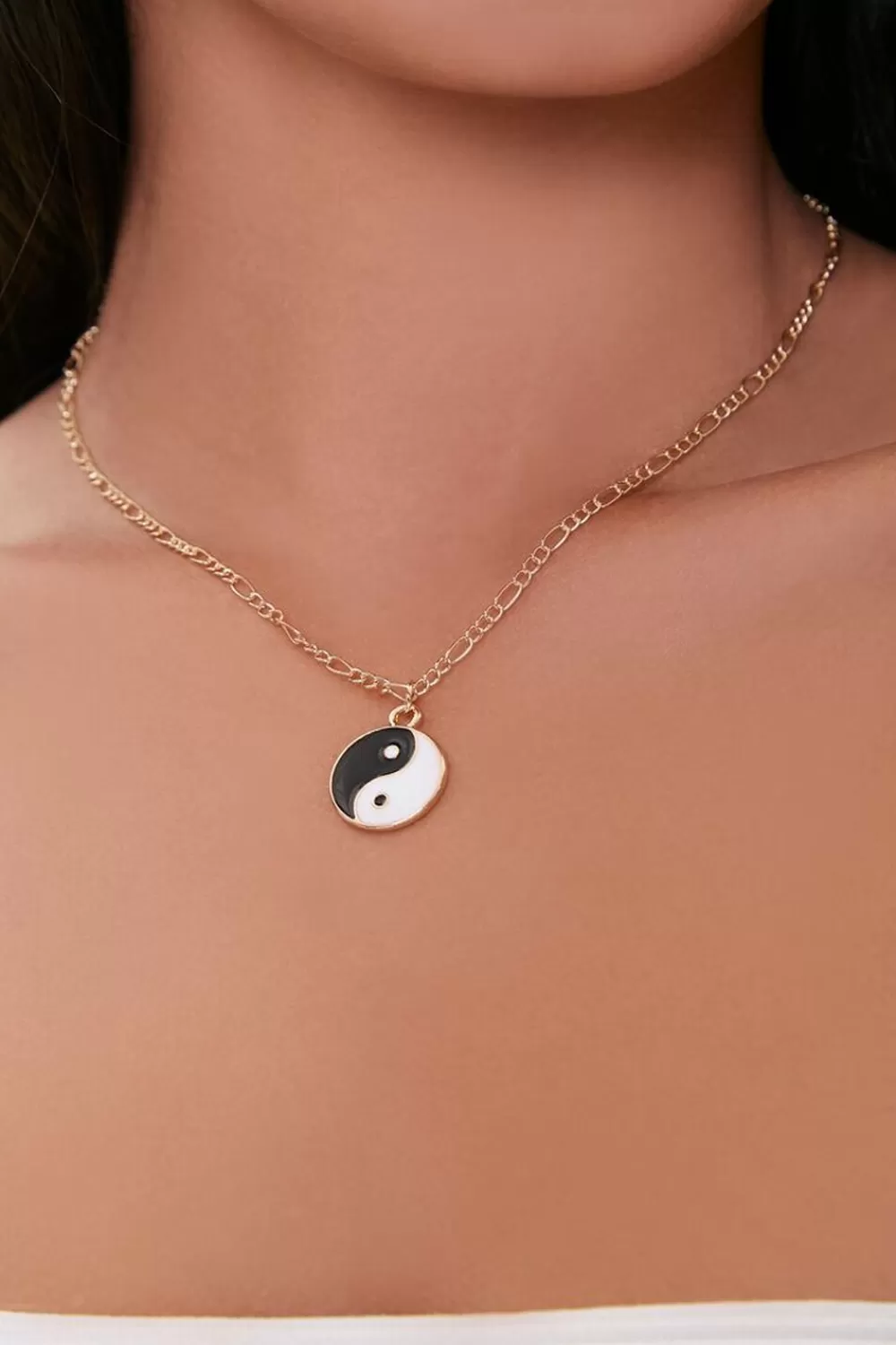 Necklaces>Forever 21 Yin Yang Pendant Necklace Gold