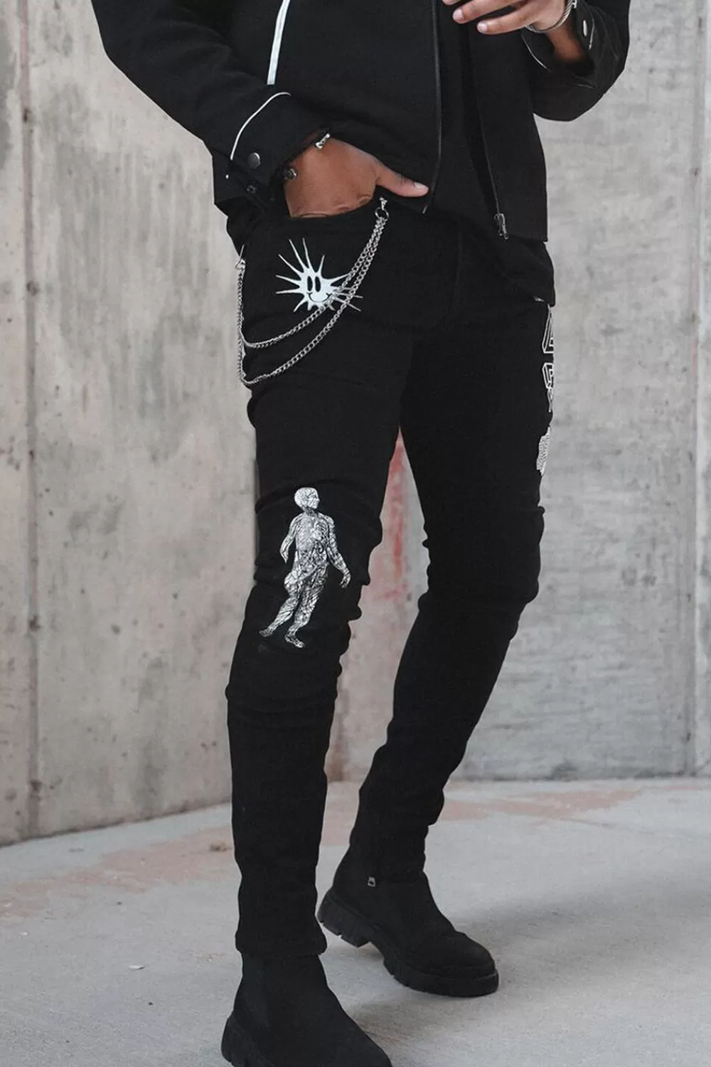 Jeans + Denim>Forever 21 Zip-Hem Embroidered Skinny Jeans Black/White
